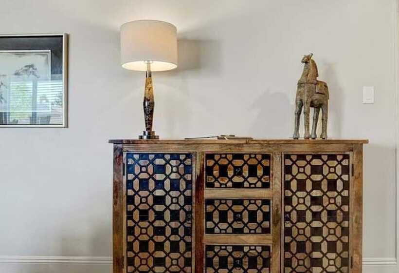 Amazing 4 Bdrm W/backyard Paradise In Scottsdale!