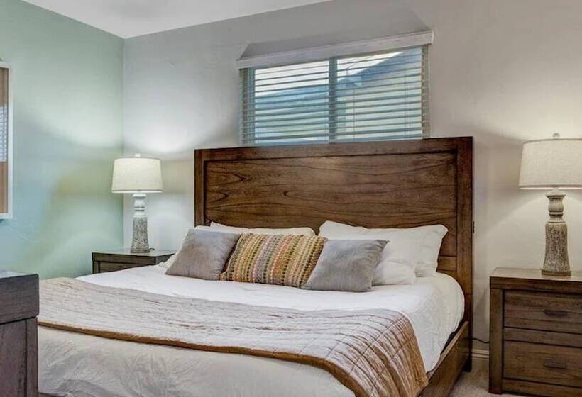 Amazing 4 Bdrm W/backyard Paradise In Scottsdale!