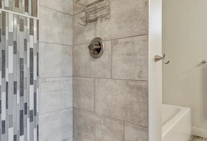 Amazing 4 Bdrm W/backyard Paradise In Scottsdale!