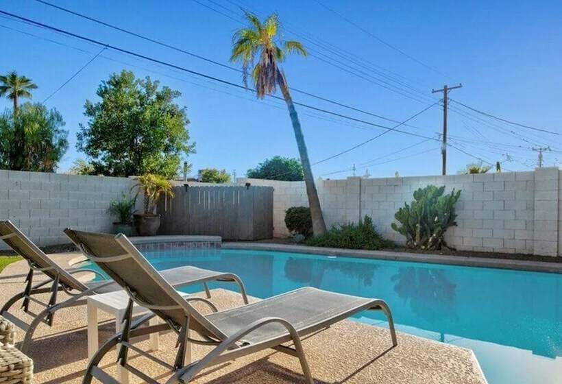 Amazing 4 Bdrm W/backyard Paradise In Scottsdale!
