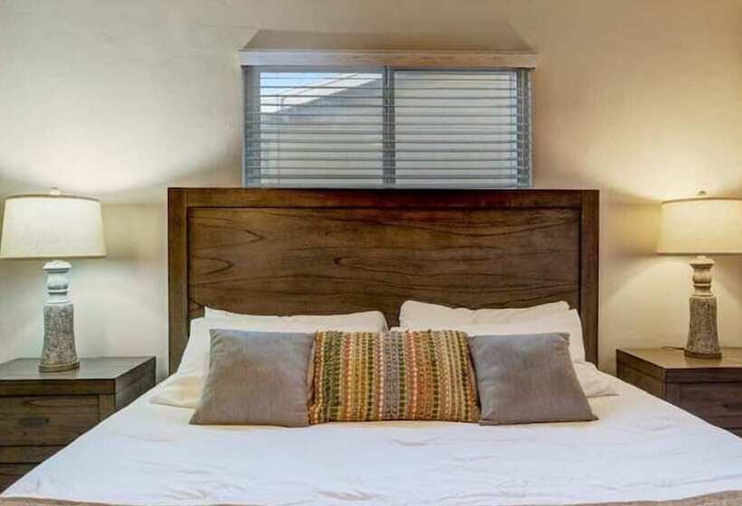 Amazing 4 Bdrm W/backyard Paradise In Scottsdale!