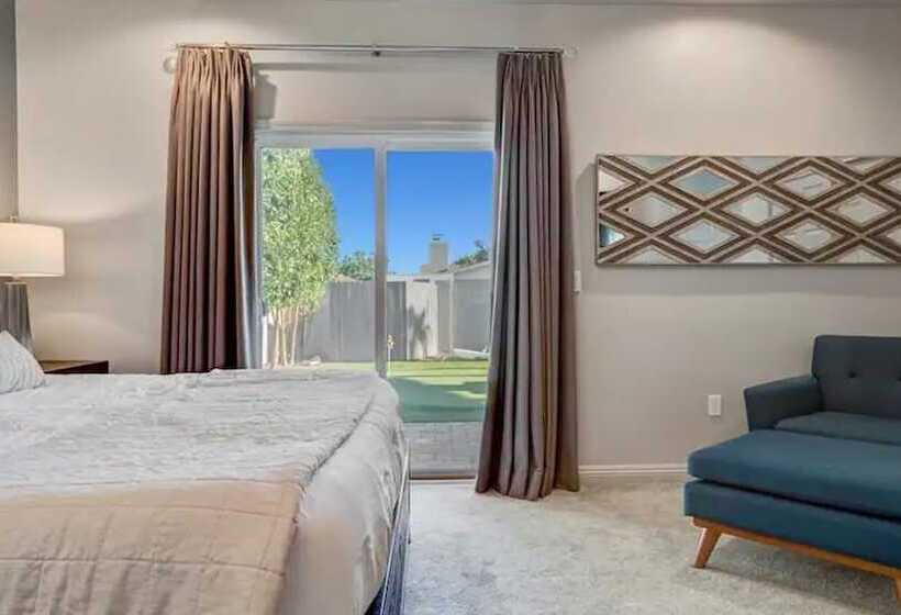 Amazing 4 Bdrm W/backyard Paradise In Scottsdale!