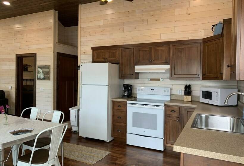 Deerwood Resort   Turtle Cove Cabin