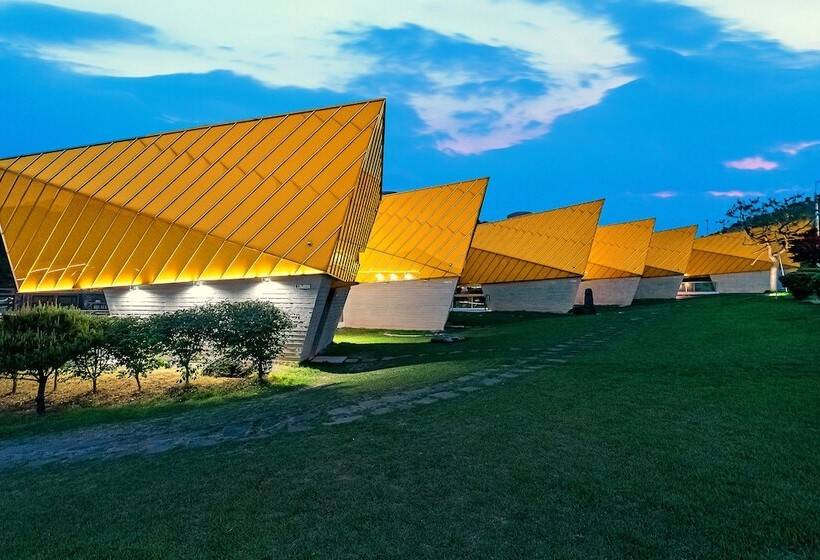 בית מלון כפרי Moai