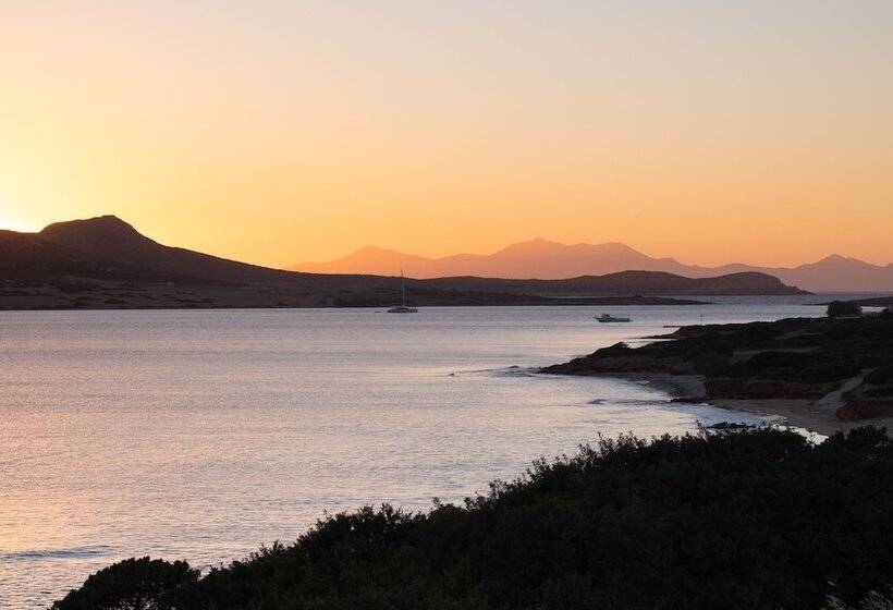 هتل Oliaros Seaside Lodge