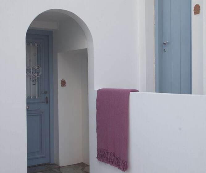 هتل Oliaros Seaside Lodge