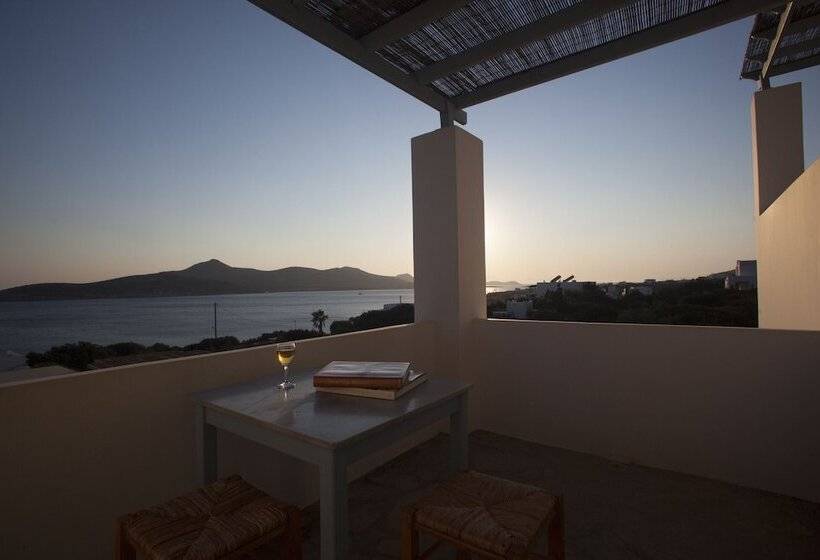 هتل Oliaros Seaside Lodge