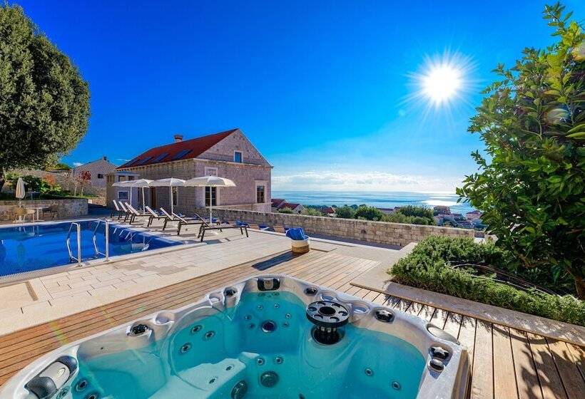 Отель Palace Natali