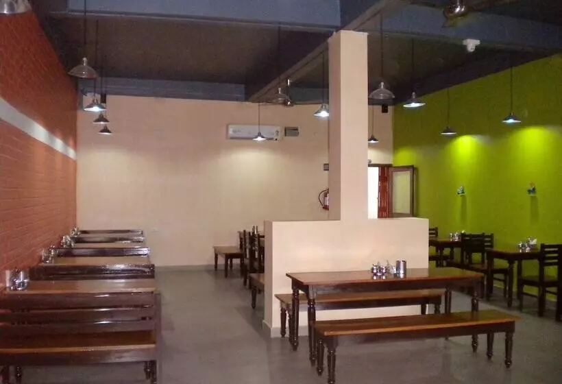 Hotelli Rains Inn Eco