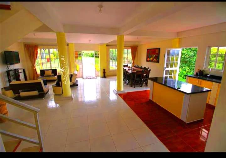 هتل روستایی Finca Hotel El Amanecer