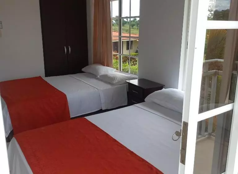 田舎風ホテル Finca Hotel El Amanecer