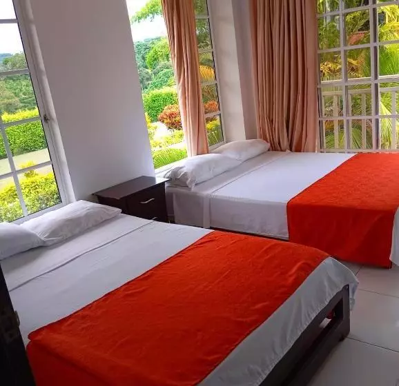 田舎風ホテル Finca Hotel El Amanecer