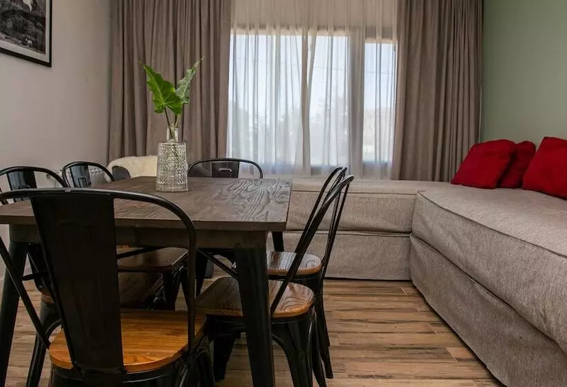 ホテル Senderos Aparts & Suites