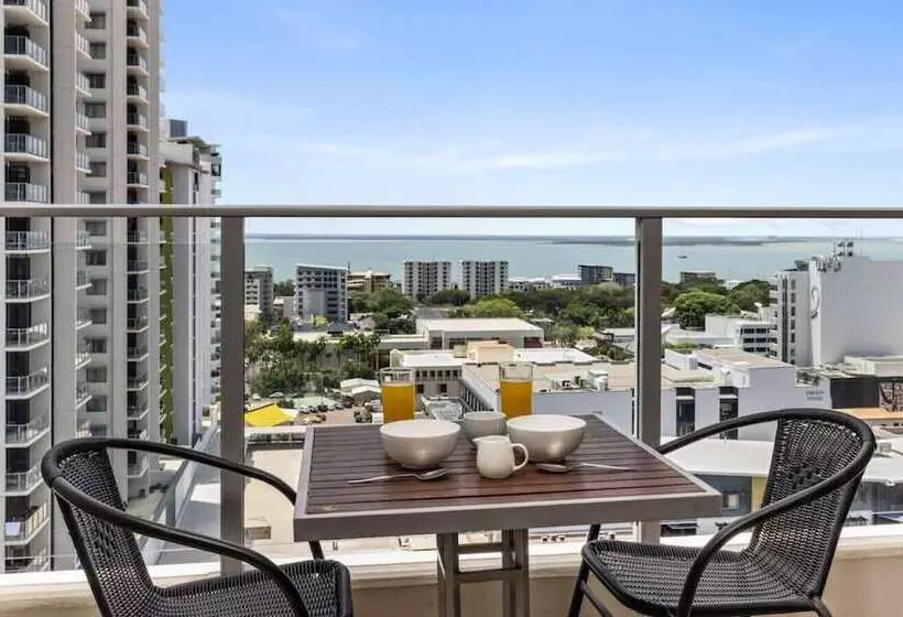 ホテル Signatures On Knuckey