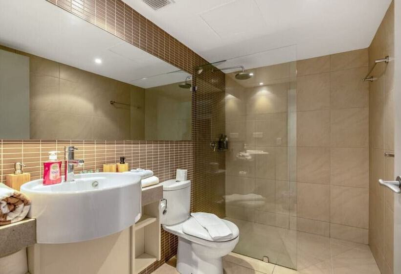 Hotel Signatures On Knuckey