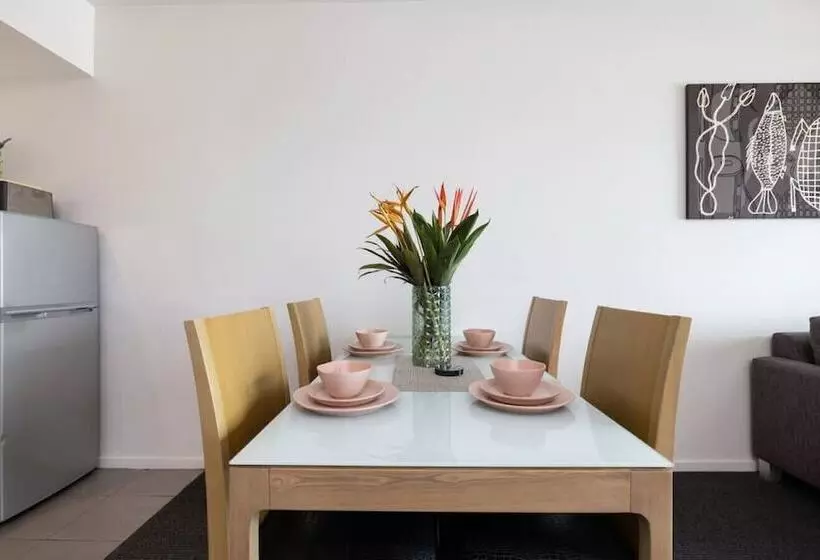 ホテル Signatures On Knuckey