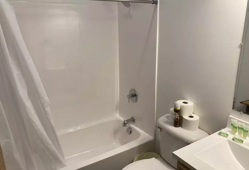 Keweenaw Waters Resort