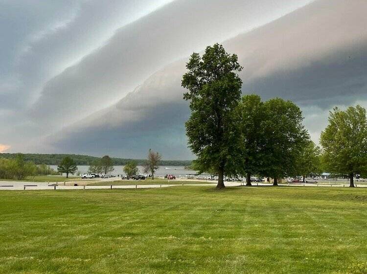 فندق على الطريق Beyonder Marine At Sterett Creek