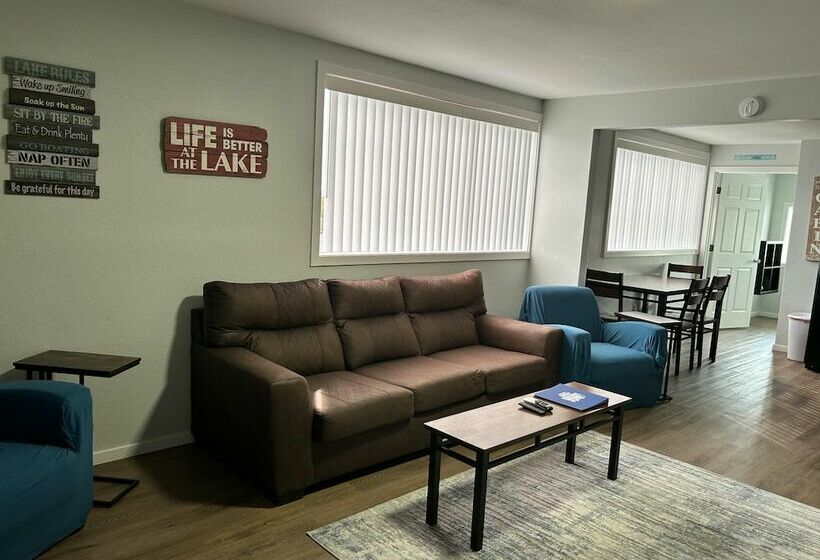 فندق على الطريق Beyonder Marine At Sterett Creek