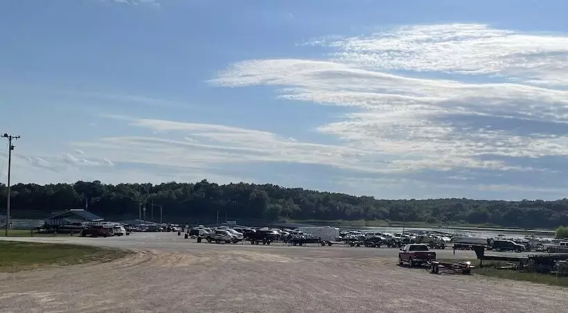 Motelli Beyonder Marine At Sterett Creek