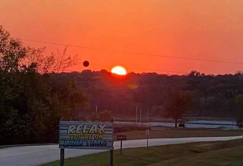 Motelli Beyonder Marine At Sterett Creek