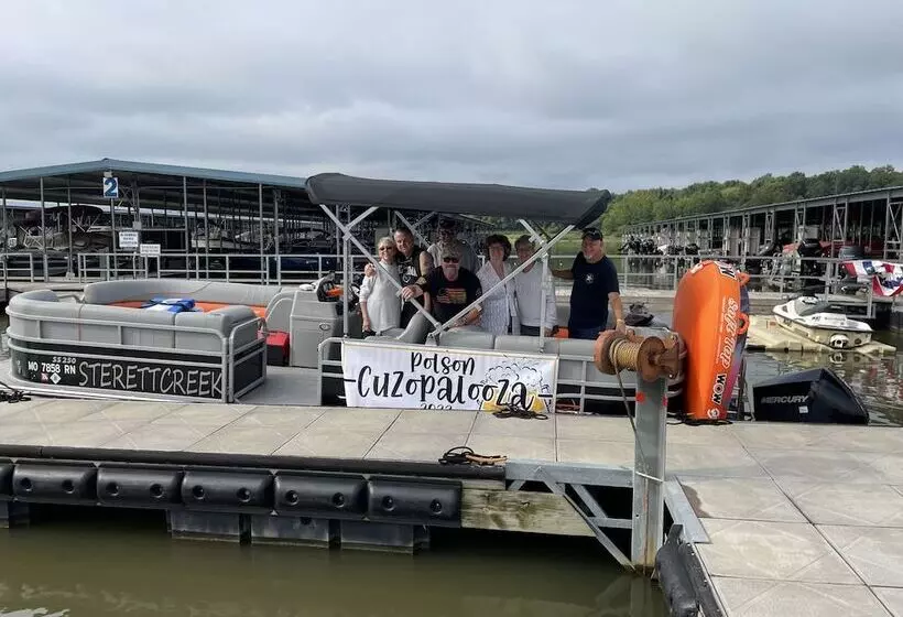 Motelli Beyonder Marine At Sterett Creek