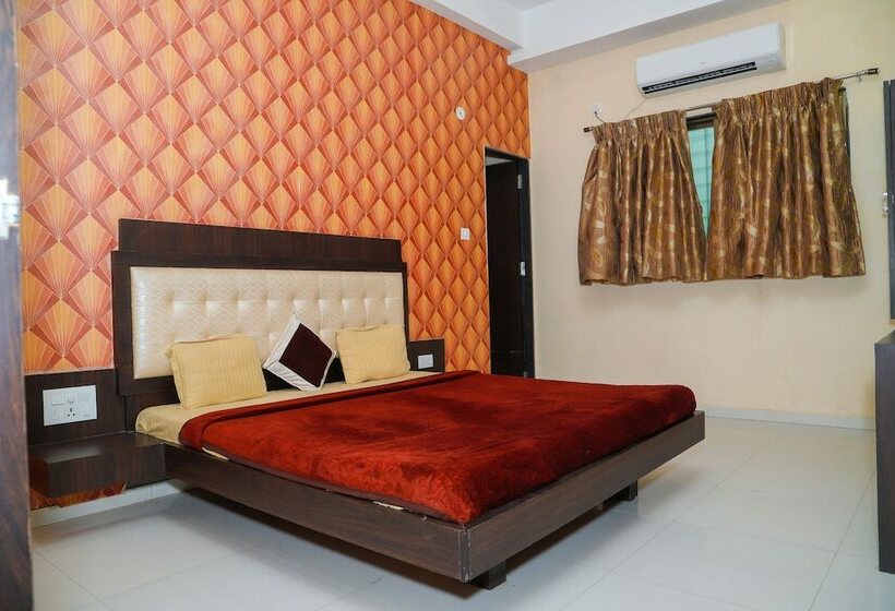 Omkar Resort And Lawn