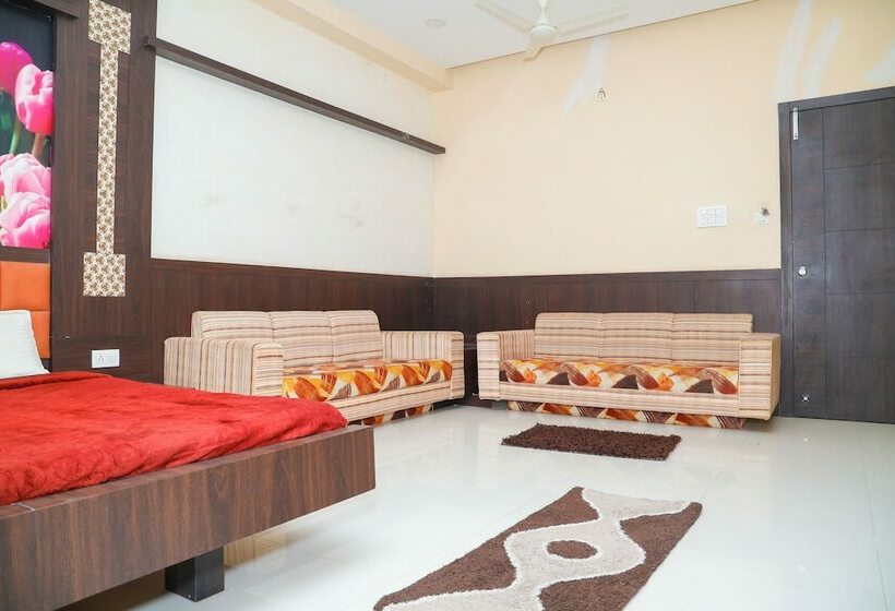 Omkar Resort And Lawn