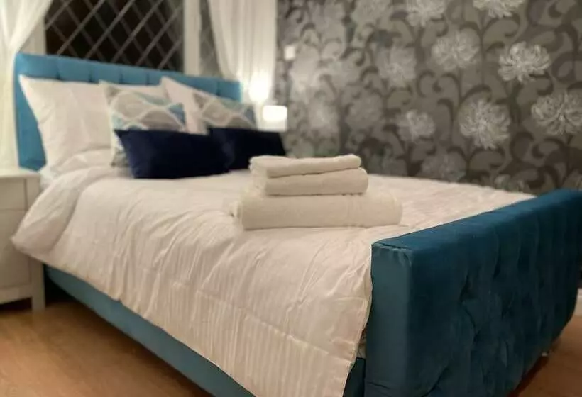 Majatalo Beautiful 4 Bed Home With Free Parking