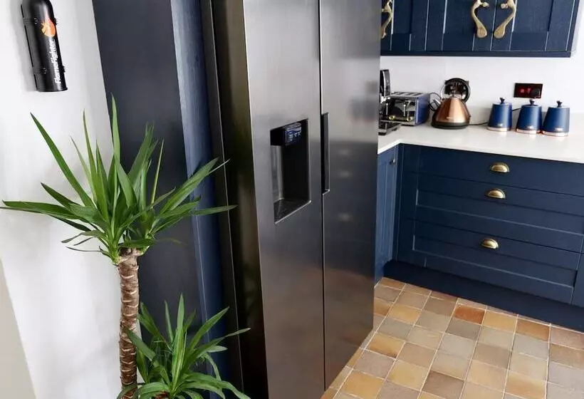 Residenssi Luxury 9 Bed Manor House Hot Tub Cinema Room Skytv