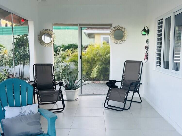 اقامتگاه Magnesium Seaview