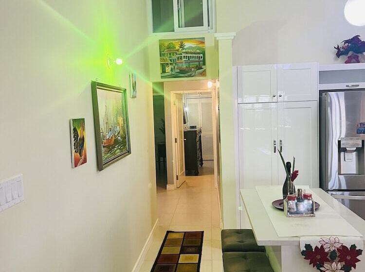 اقامتگاه Magnesium Seaview