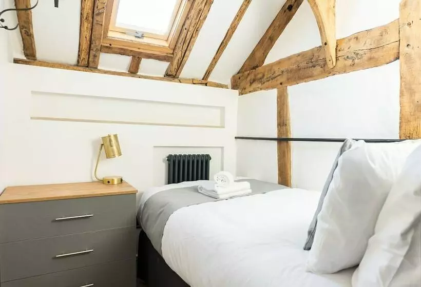 Stunning 4 Bed Sleeps 8 Cottage Parking