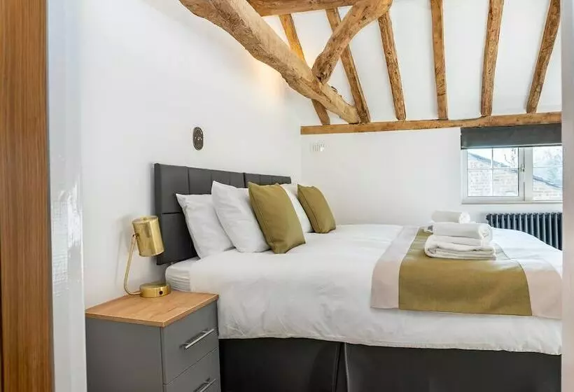 Stunning 4 Bed Sleeps 8 Cottage Parking