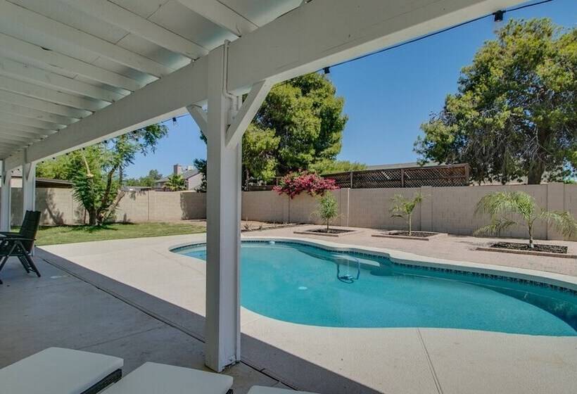 Upgraded 4 Bdrm Beautiful Home W/pool!