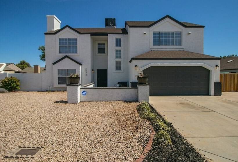 Upgraded 4 Bdrm Beautiful Home W/pool!