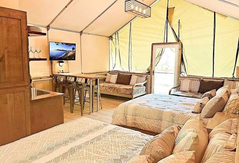 24 Son S Rio Cibolo   Birdhouse Cabin