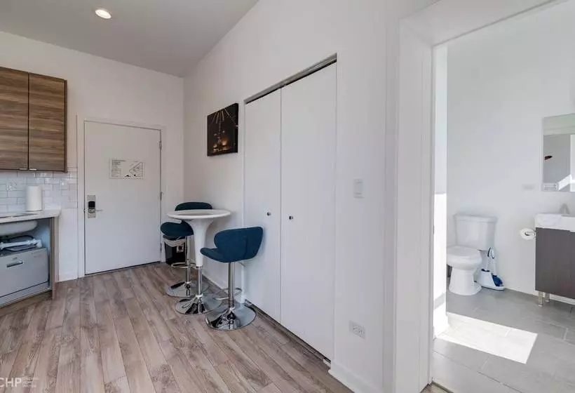 Chicago Second Floor Studio By 747 Lofts