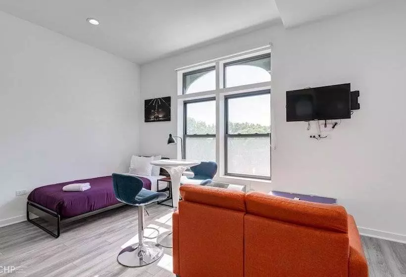 Chicago Second Floor Studio By 747 Lofts