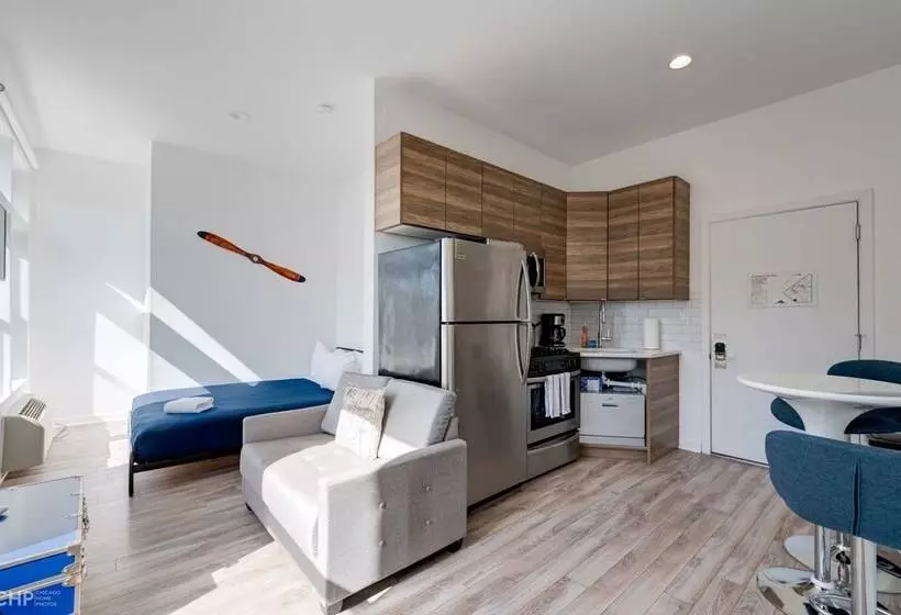 Chicago Second Floor Studio By 747 Lofts