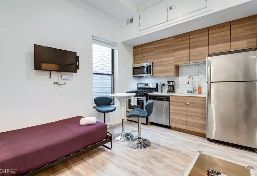 Chicago Second Floor Studio By 747 Lofts
