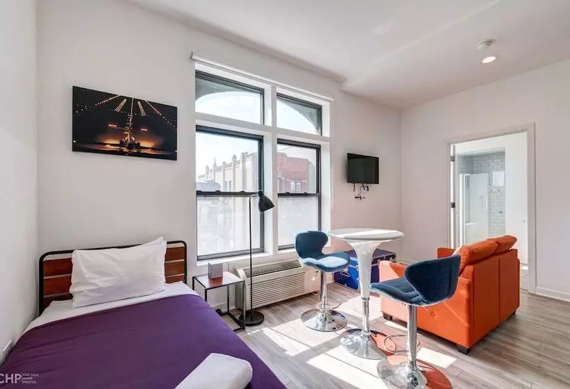 Chicago Second Floor Studio By 747 Lofts