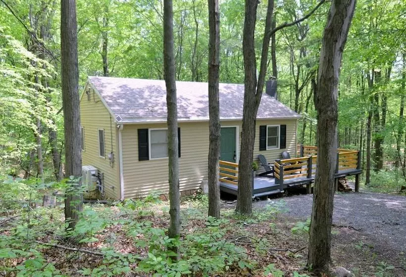 A Humble Abode   A Modern Woodsy Retreat