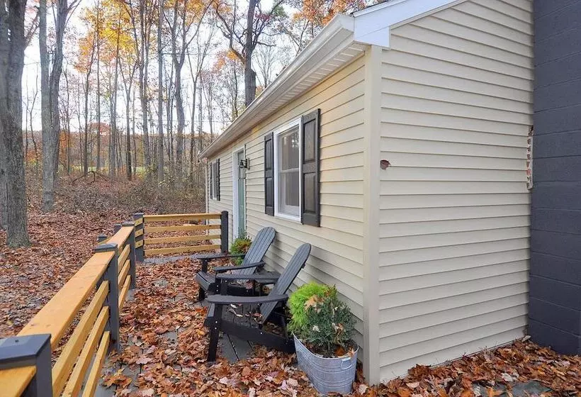 A Humble Abode   A Modern Woodsy Retreat