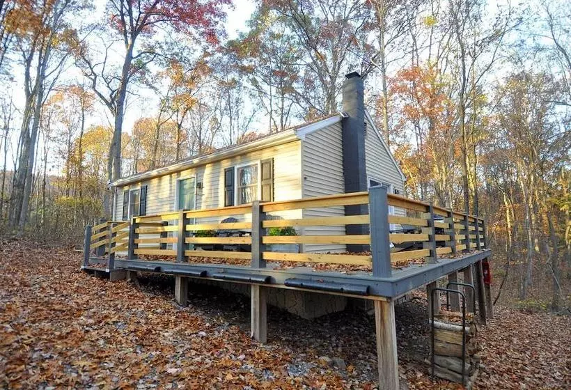 A Humble Abode   A Modern Woodsy Retreat