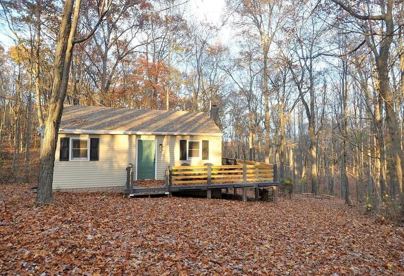 A Humble Abode   A Modern Woodsy Retreat