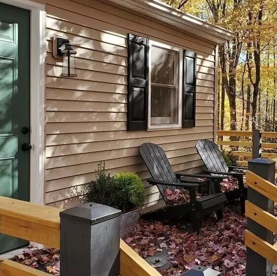 A Humble Abode   A Modern Woodsy Retreat