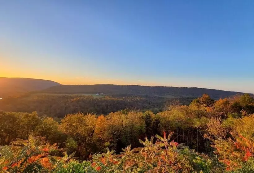 A Humble Abode   A Modern Woodsy Retreat