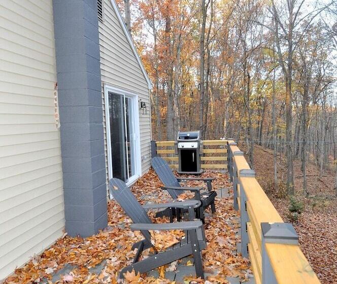 A Humble Abode   A Modern Woodsy Retreat