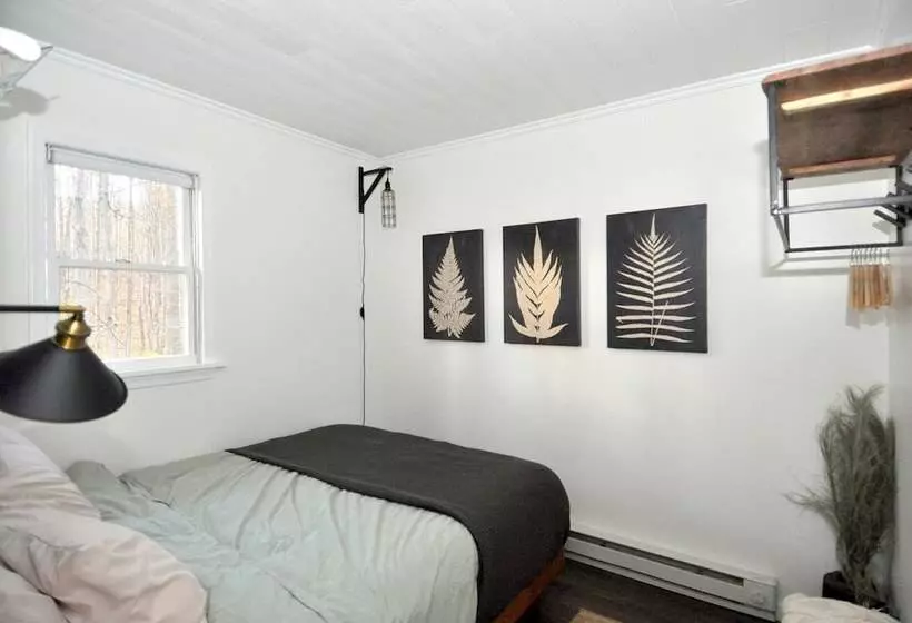 A Humble Abode   A Modern Woodsy Retreat